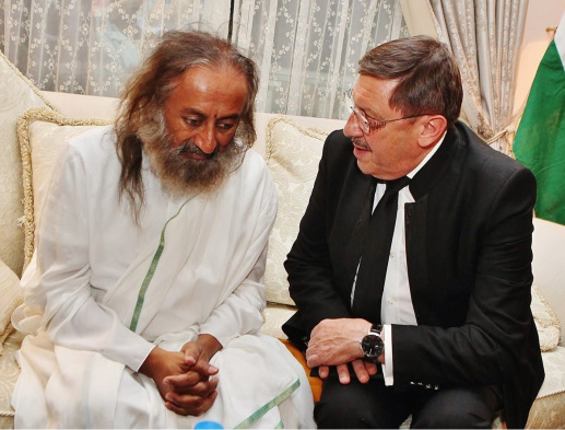 Maxim Behar in conversation with Gurudev Ravi Shankar, Sofia, July 2022