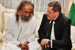 Maxim Behar in conversation with Gurudev Ravi Shankar, Sofia, July 2022