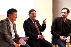 Bulgarian PR guru Maxim Behar (middle) moderated a panel discussion entitled "Social PR vs Traditional PR" at the 4th edition of the Gloabl PR Forum in Davos. Photo by M3 Communications Group, Inc